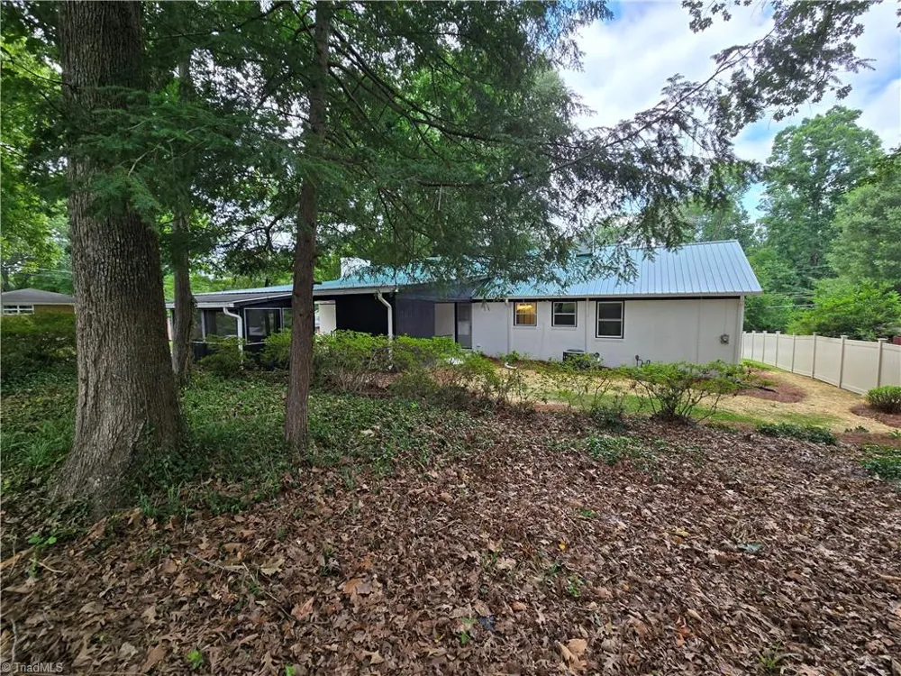 701 Willowmoore Avenue Thomasville, NC 27360