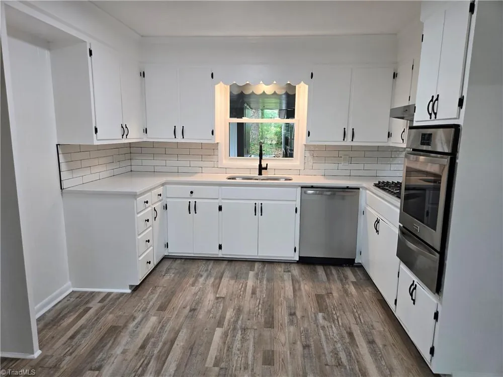 701 Willowmoore Avenue Thomasville, NC 27360