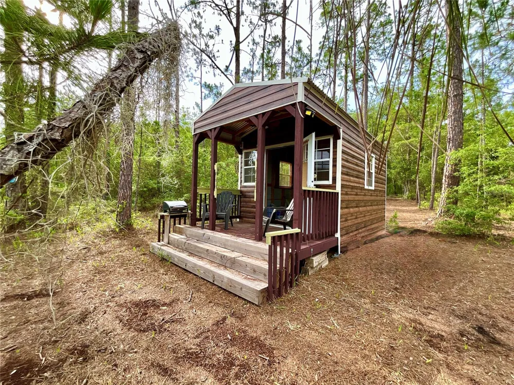 125 SILVER DOLLAR POND ROAD Hawthorne, FL 32640