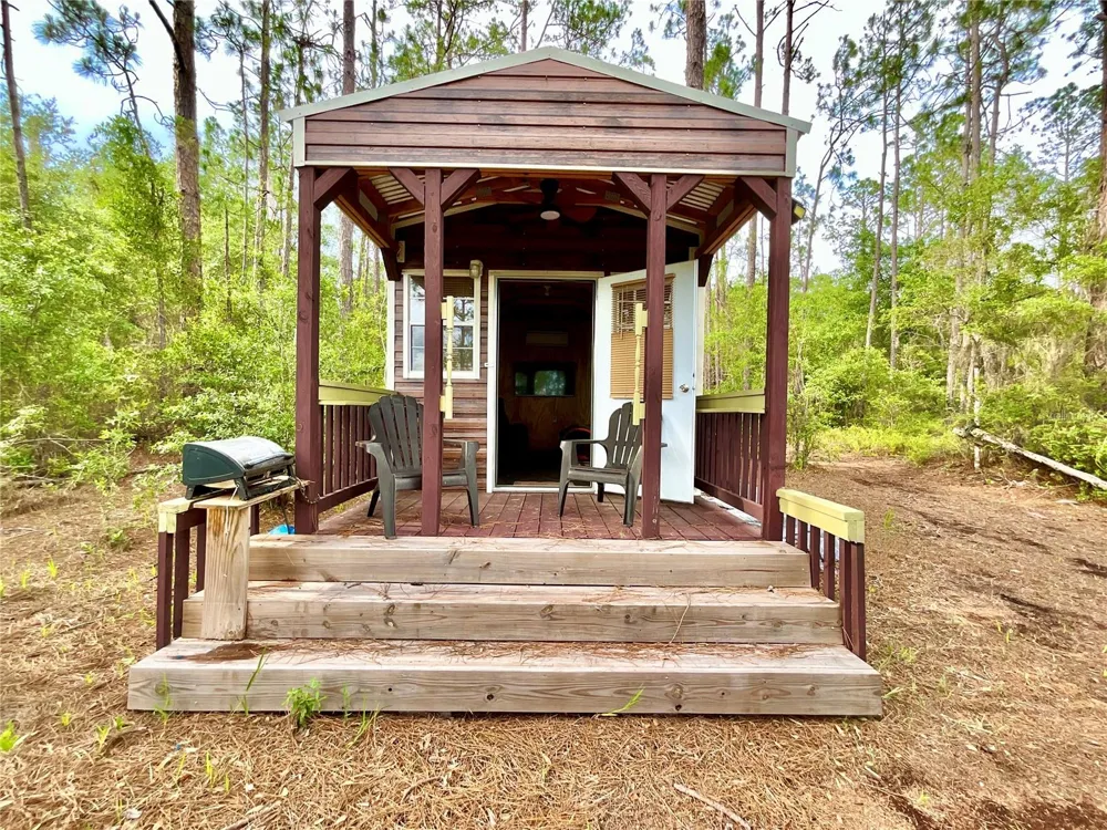 125 SILVER DOLLAR POND ROAD Hawthorne, FL 32640