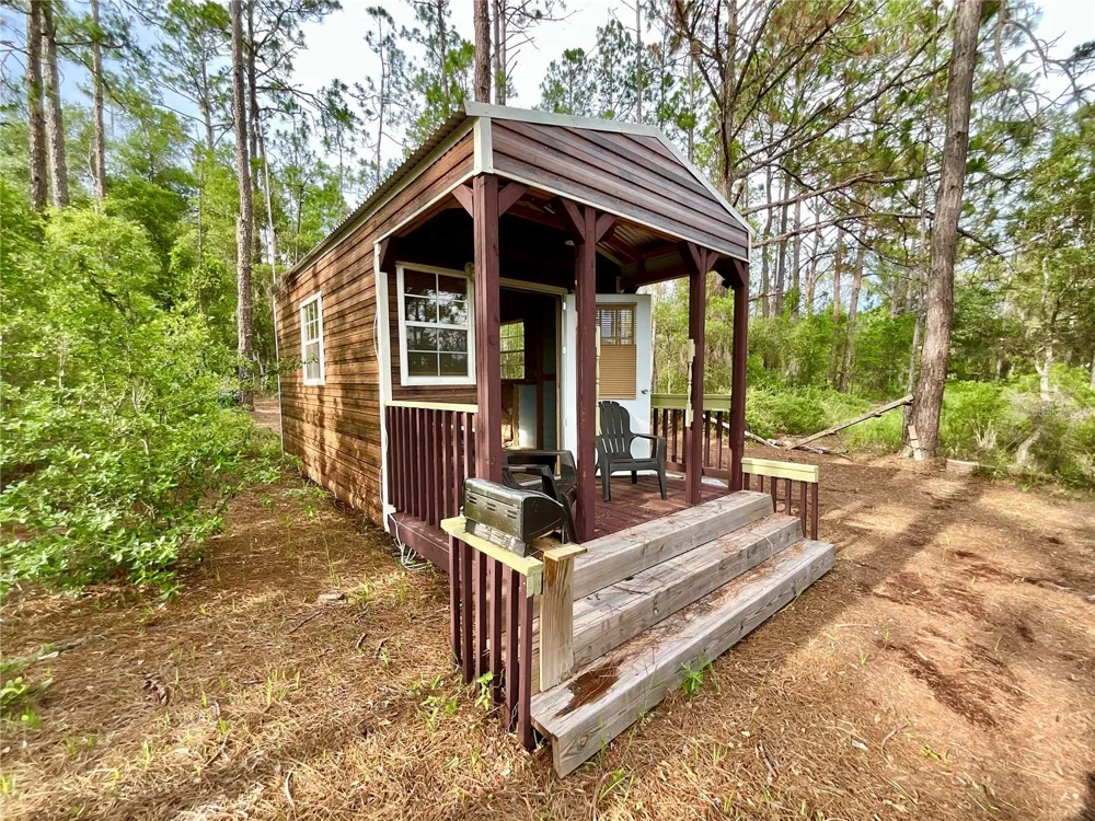 125 SILVER DOLLAR POND ROAD Hawthorne, FL 32640
