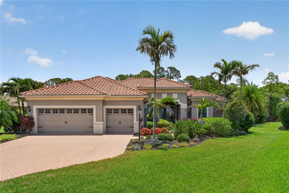 8276 LARKSPUR CIRCLE Sarasota, FL 34241