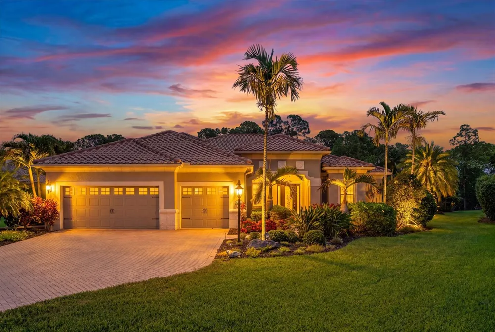 8276 LARKSPUR CIRCLE Sarasota, FL 34241