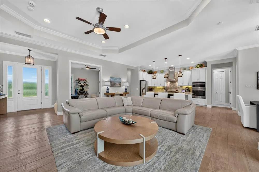 8276 LARKSPUR CIRCLE Sarasota, FL 34241
