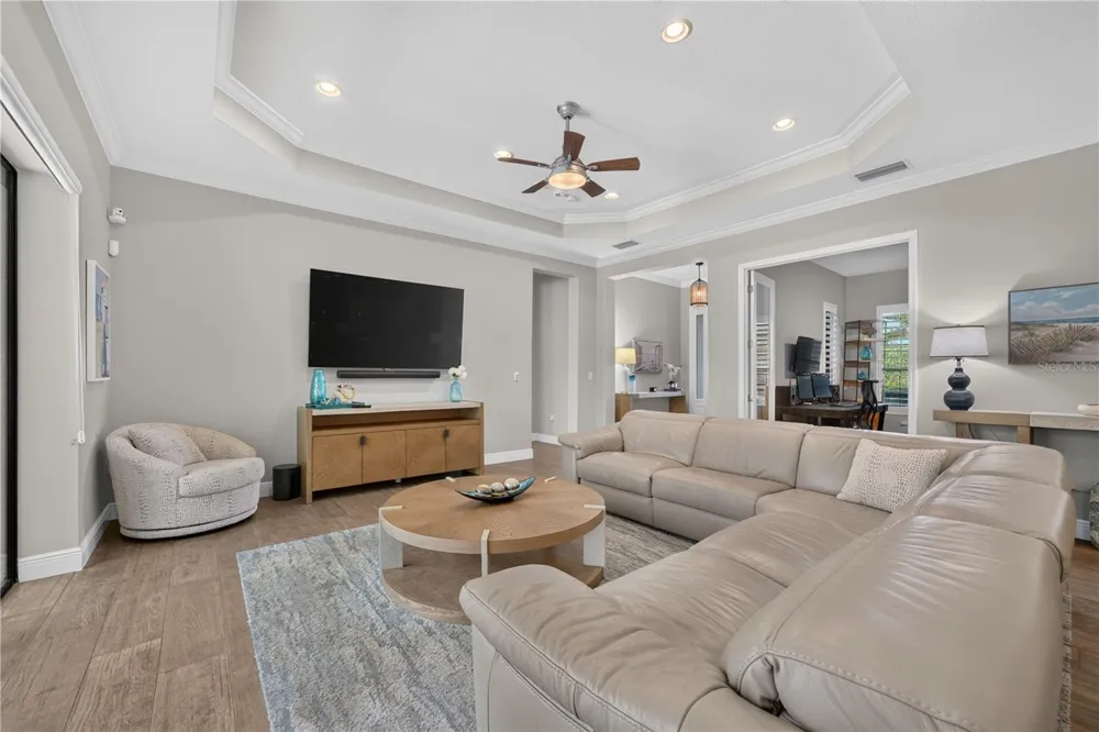 8276 LARKSPUR CIRCLE Sarasota, FL 34241