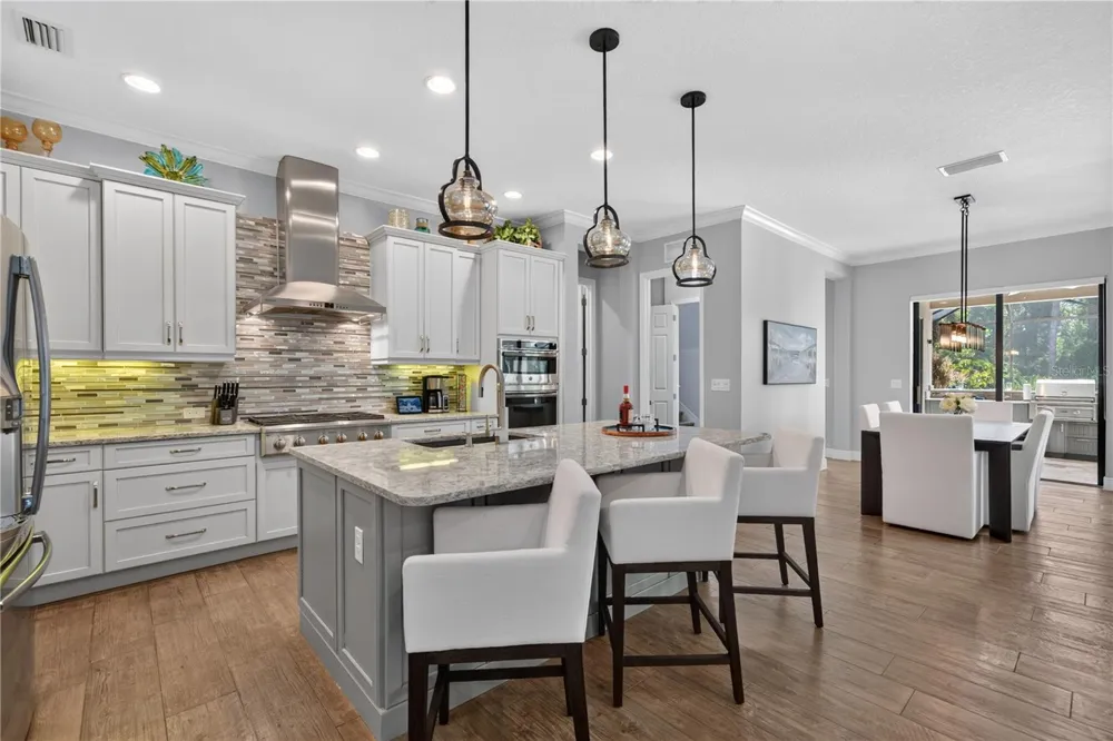 8276 LARKSPUR CIRCLE Sarasota, FL 34241