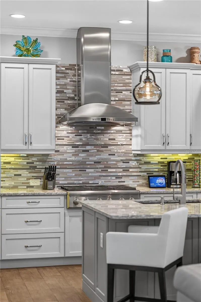 8276 LARKSPUR CIRCLE Sarasota, FL 34241