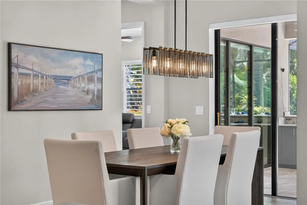 8276 LARKSPUR CIRCLE Sarasota, FL 34241