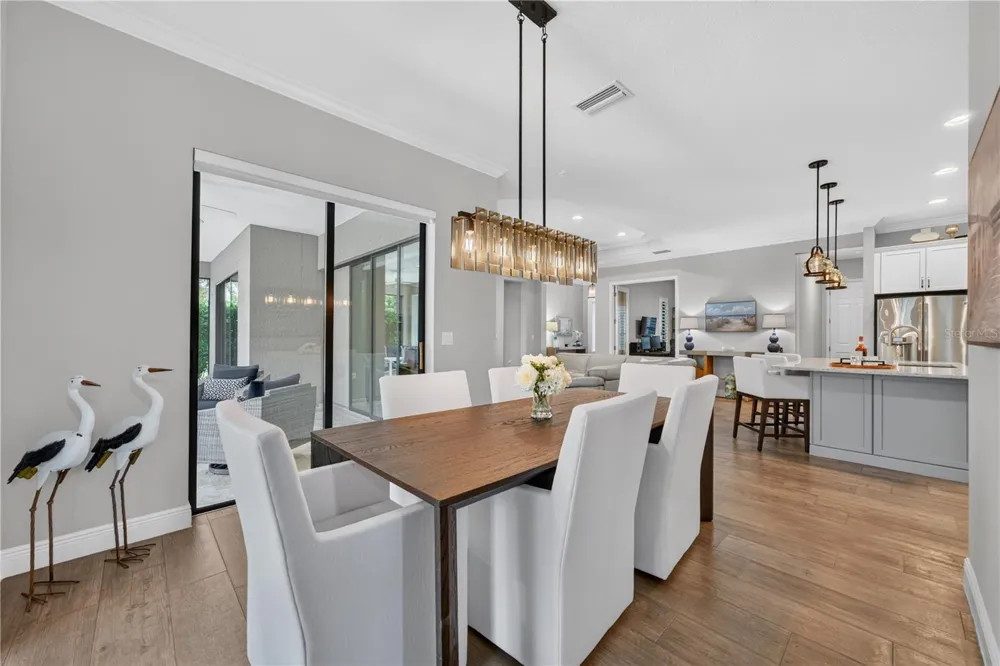 8276 LARKSPUR CIRCLE Sarasota, FL 34241
