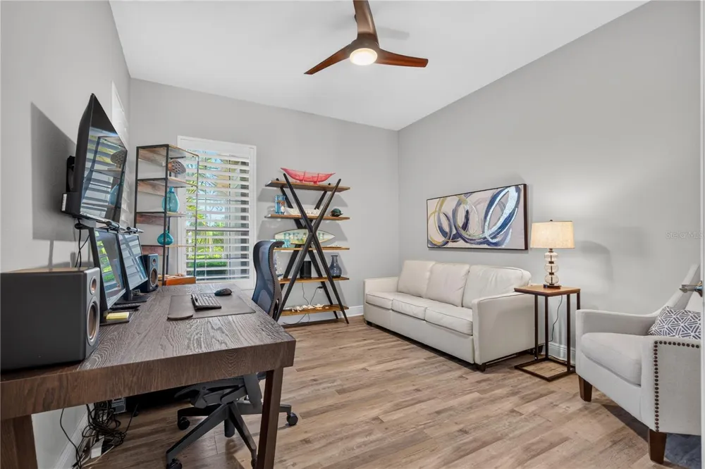 8276 LARKSPUR CIRCLE Sarasota, FL 34241