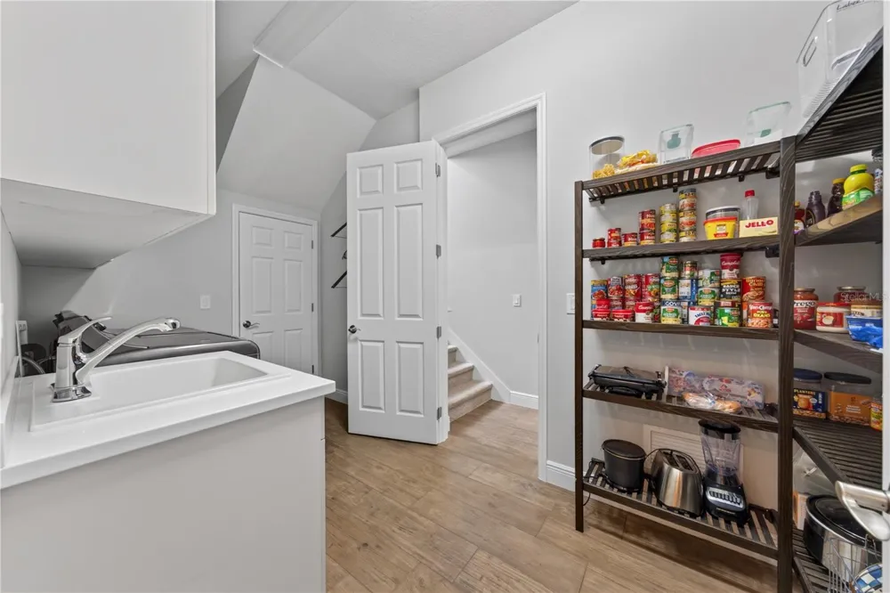 8276 LARKSPUR CIRCLE Sarasota, FL 34241