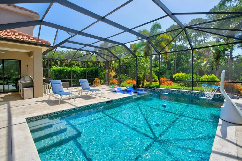 8276 LARKSPUR CIRCLE Sarasota, FL 34241