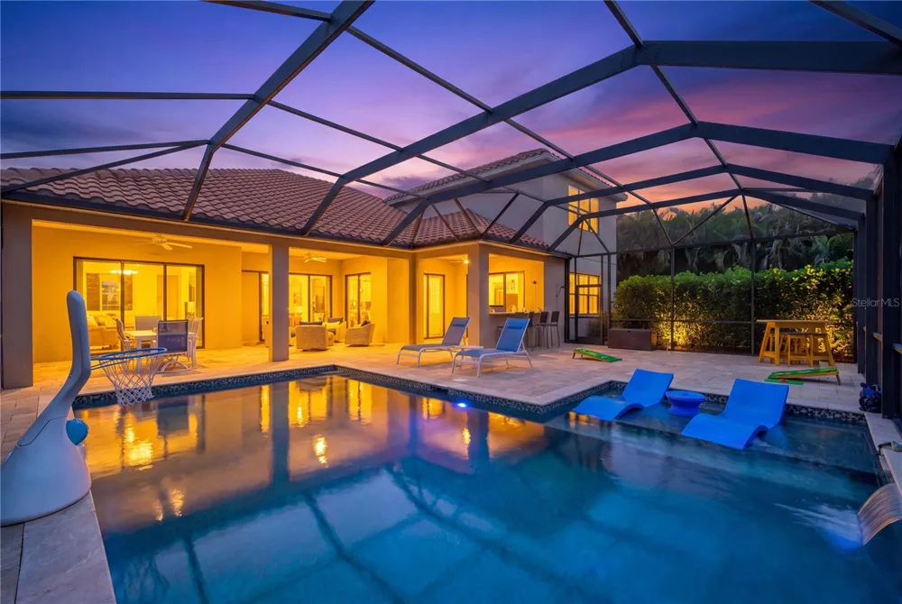 8276 LARKSPUR CIRCLE Sarasota, FL 34241