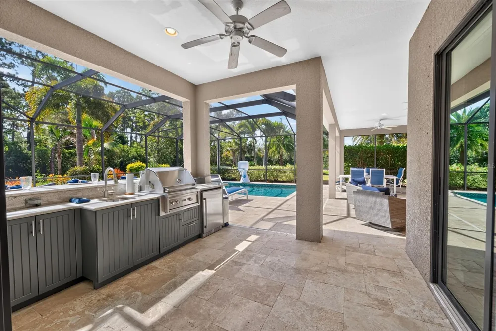 8276 LARKSPUR CIRCLE Sarasota, FL 34241