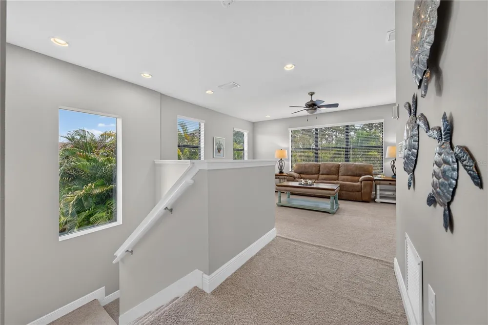 8276 LARKSPUR CIRCLE Sarasota, FL 34241