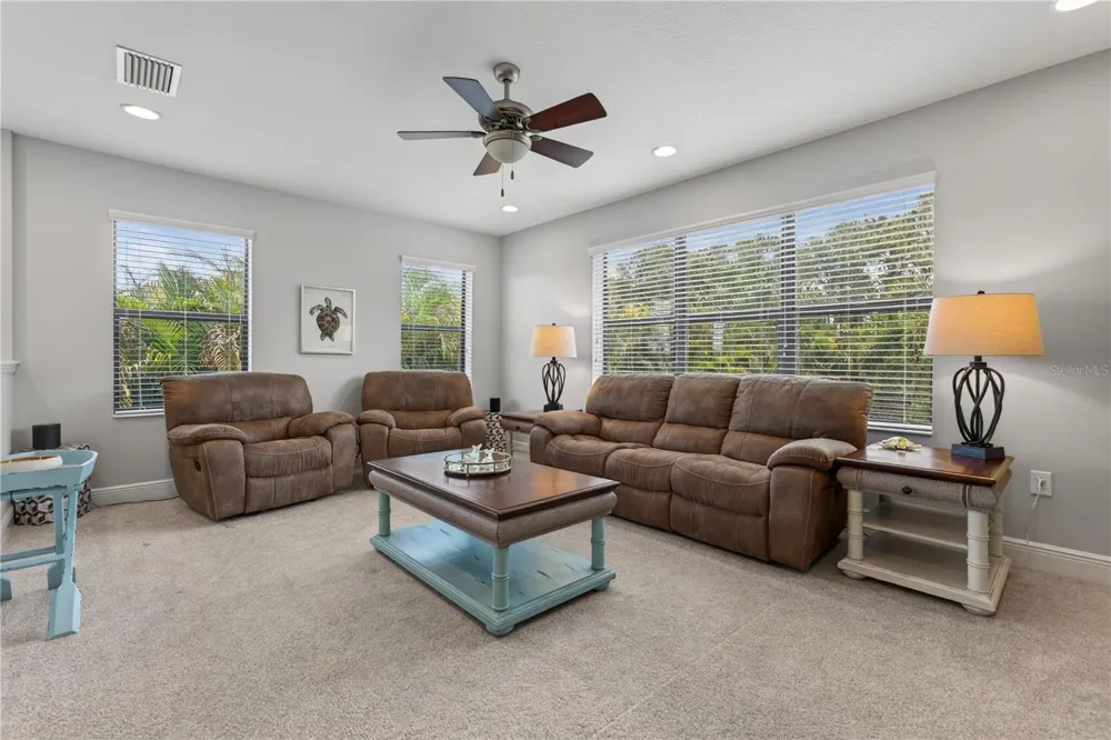 8276 LARKSPUR CIRCLE Sarasota, FL 34241