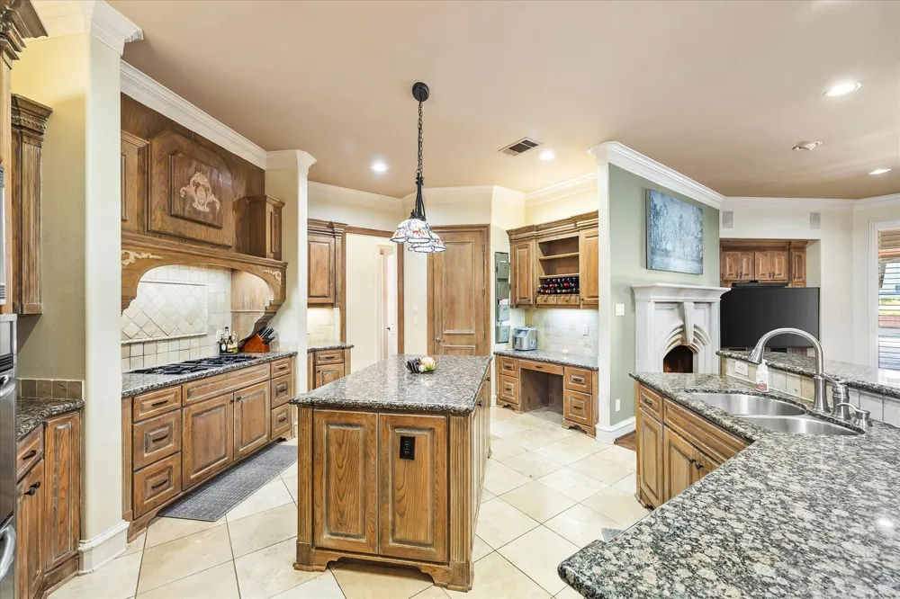 700 Starlight Pass Heath, TX 75032