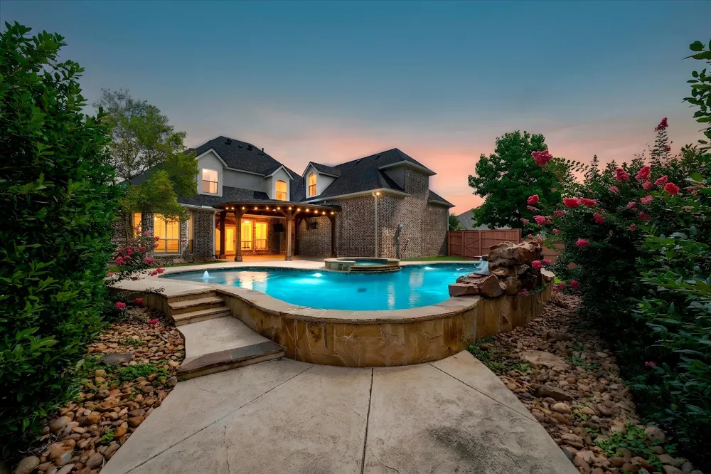 700 Starlight Pass Heath, TX 75032