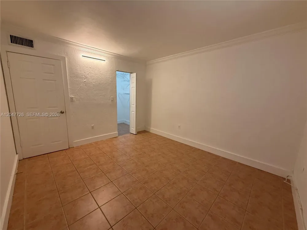 8607 SW 68th Ct #24 Pinecrest, FL 33156