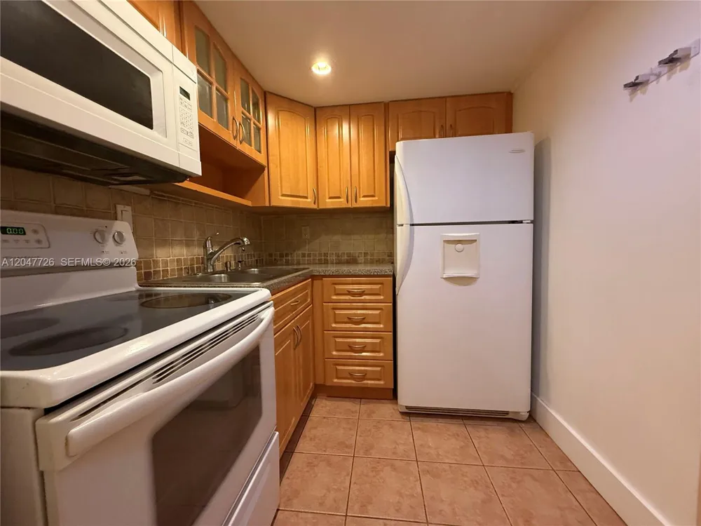 8607 SW 68th Ct #24 Pinecrest, FL 33156