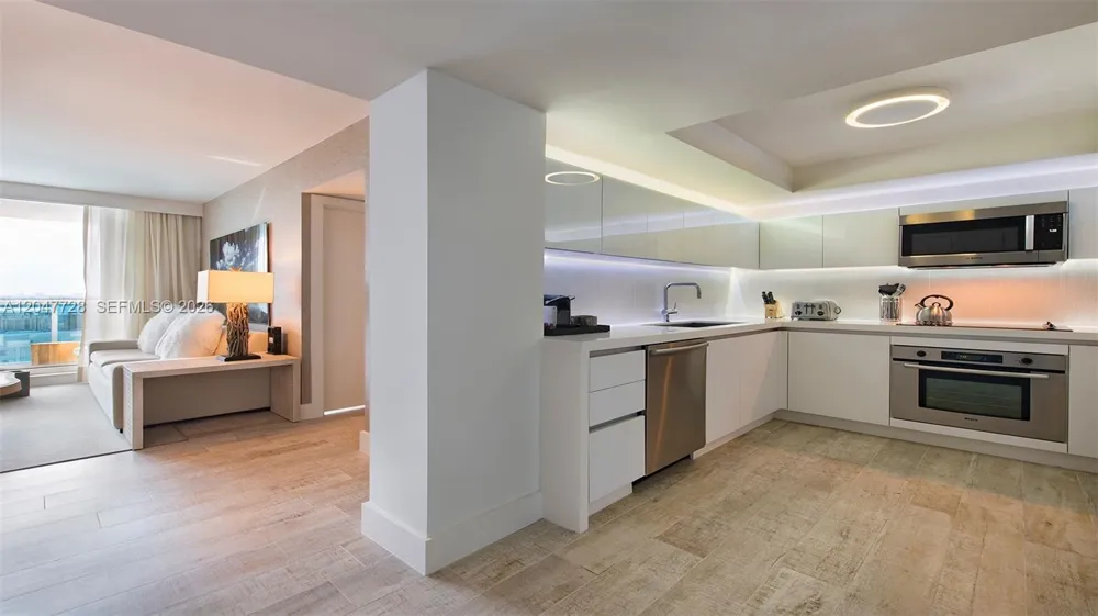 102 24th St #1245 Miami Beach, FL 33139