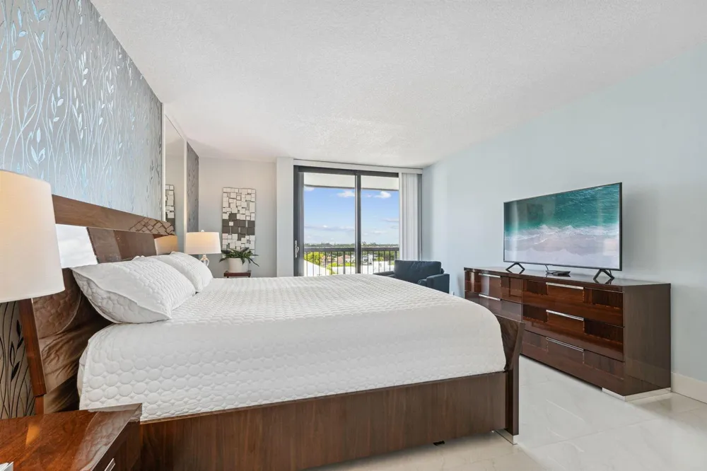 4748 S Ocean Boulevard ##806 Highland Beach, FL 33487