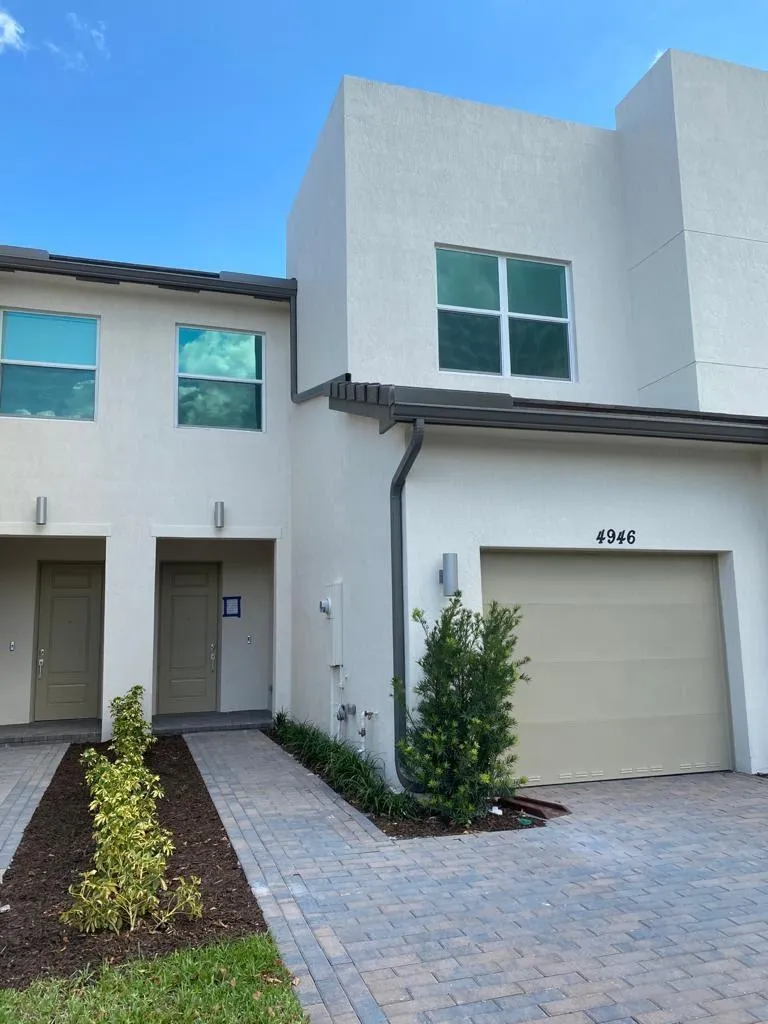 4946 Navali Drive Lake Worth, FL 33467