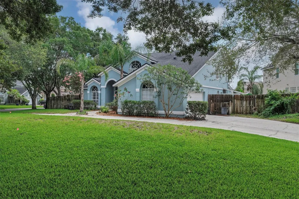 601 RED MAPLE COURT Oviedo, FL 32765