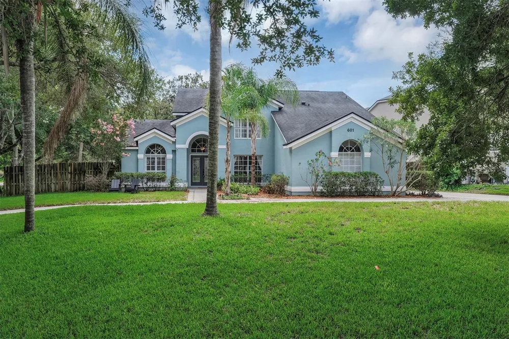 601 RED MAPLE COURT Oviedo, FL 32765