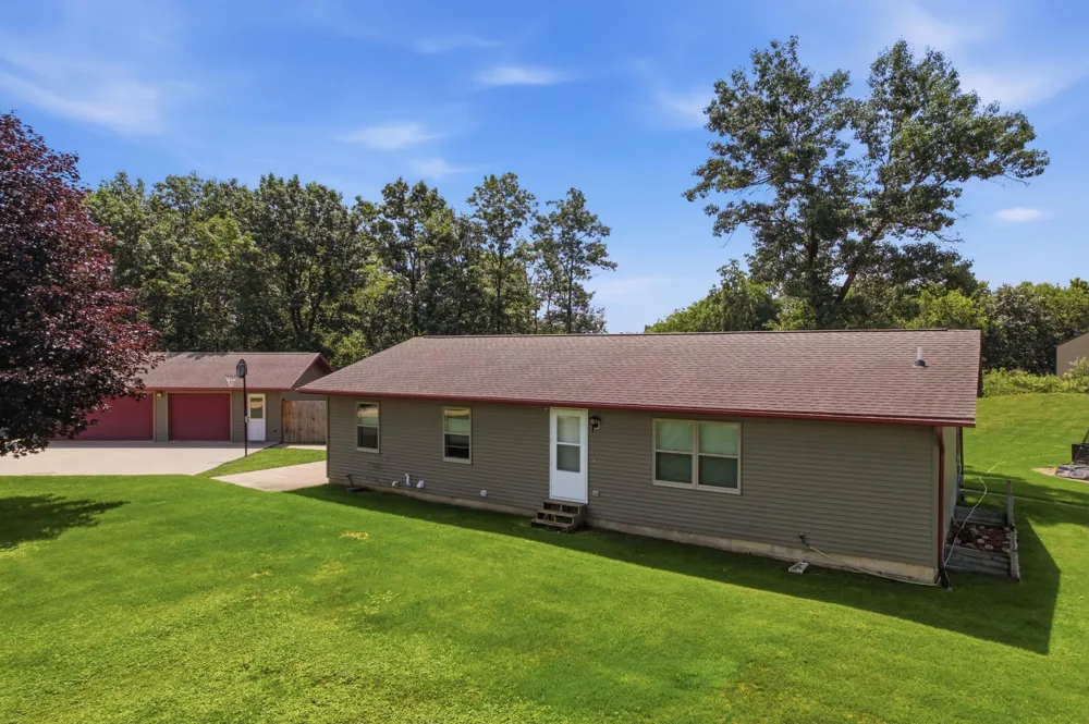 65391 142nd Avenue Wabasha, MN 55981