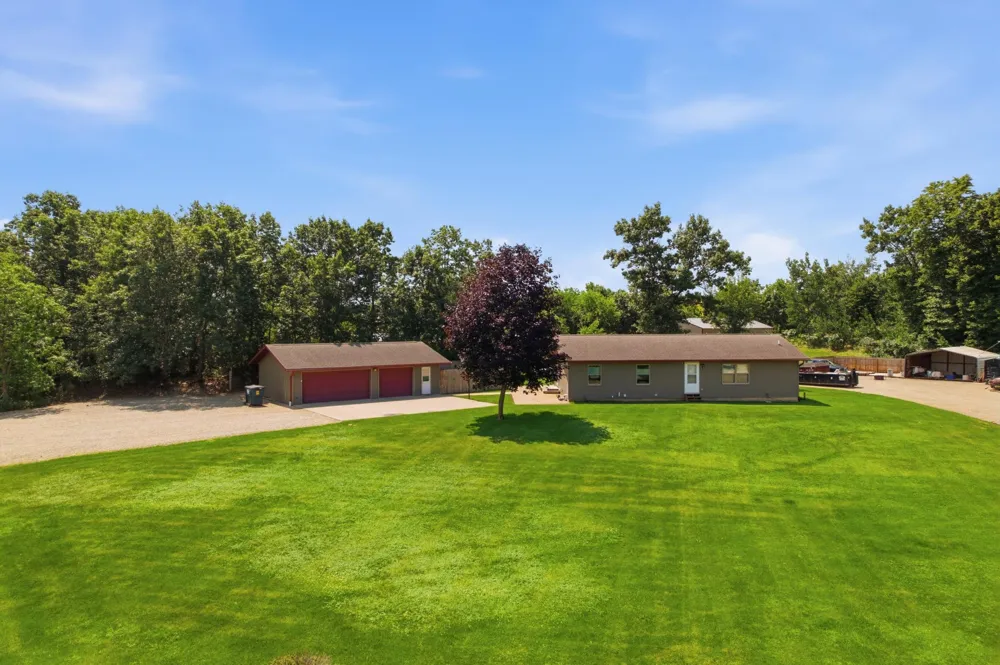 65391 142nd Avenue Wabasha, MN 55981