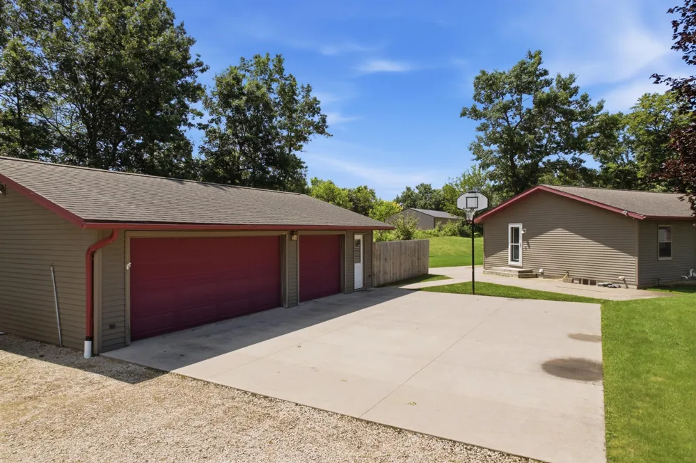 65391 142nd Avenue Wabasha, MN 55981