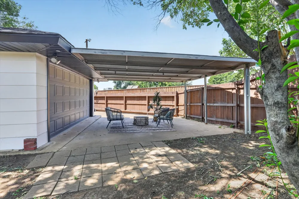 3883 Antigua Circle Dallas, TX 75244