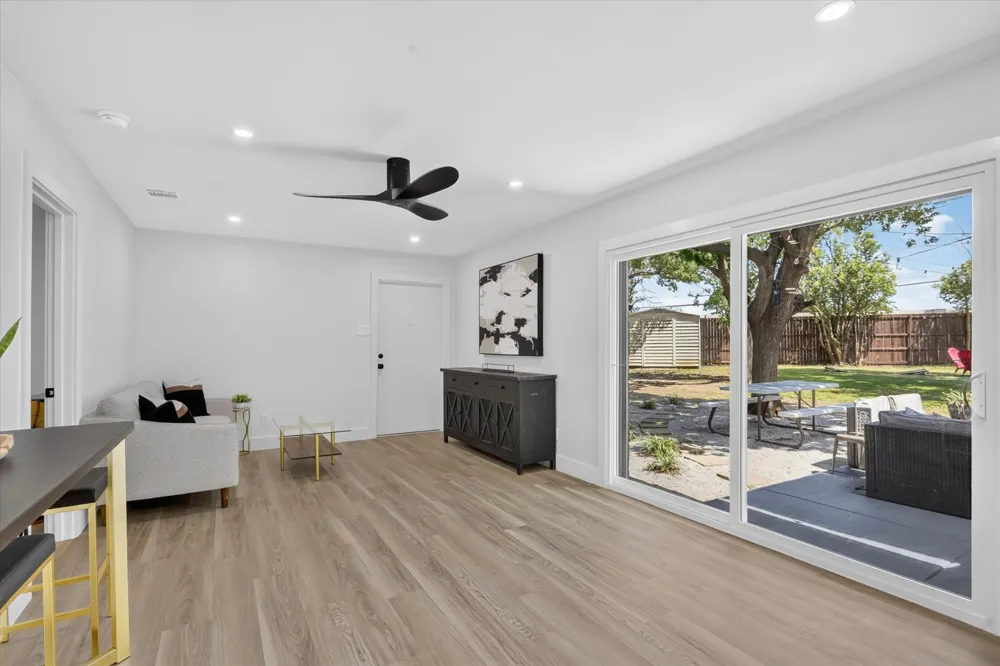3883 Antigua Circle Dallas, TX 75244
