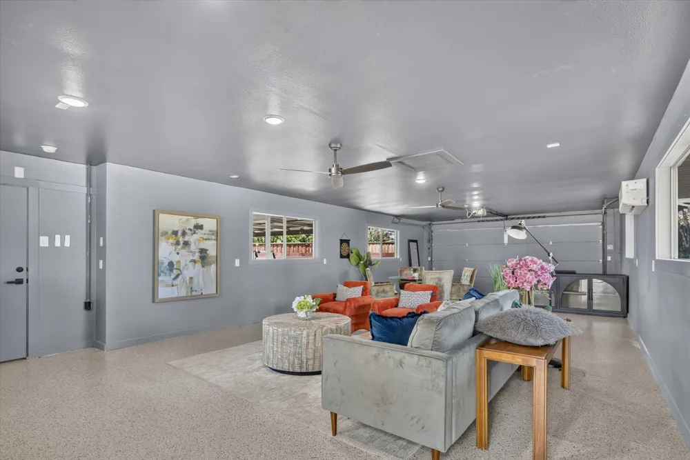 3883 Antigua Circle Dallas, TX 75244
