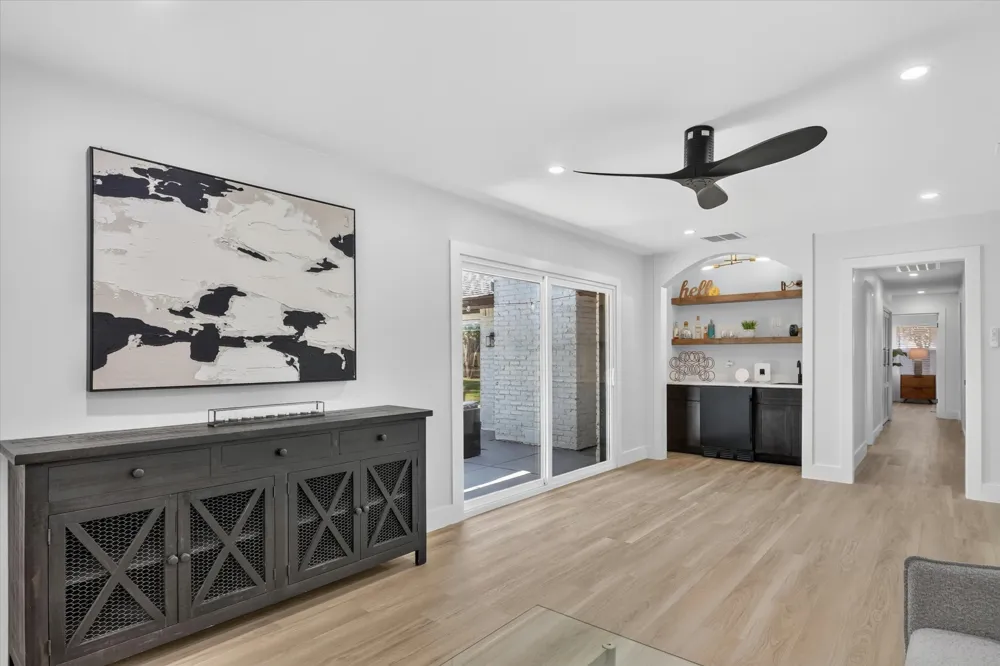 3883 Antigua Circle Dallas, TX 75244