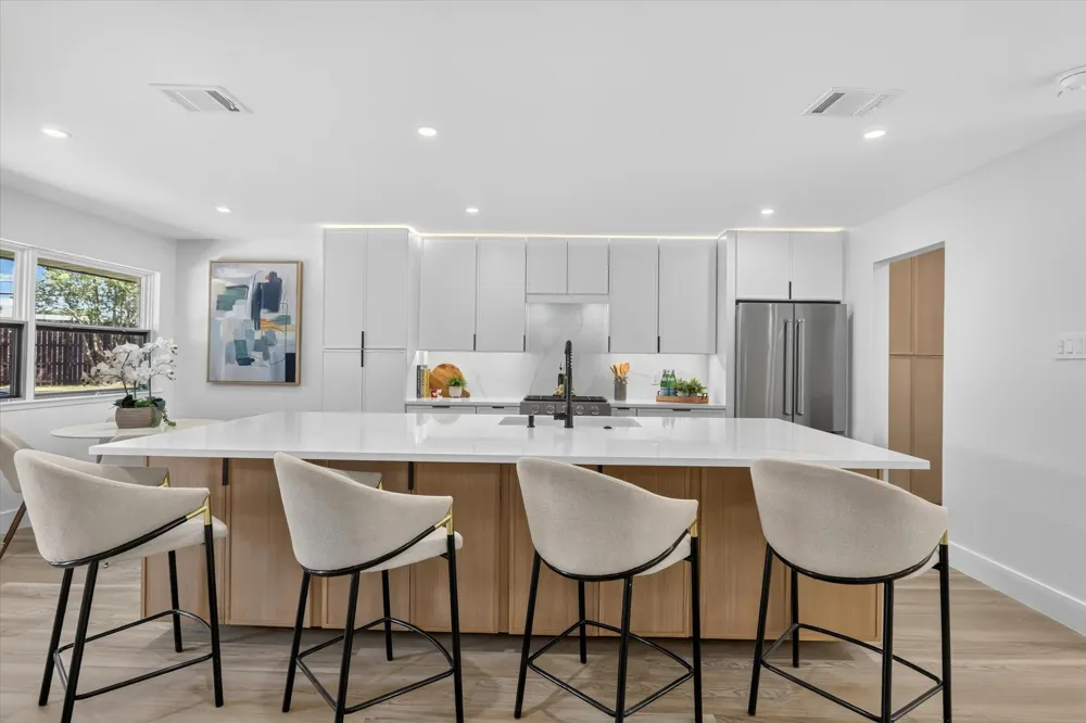 3883 Antigua Circle Dallas, TX 75244