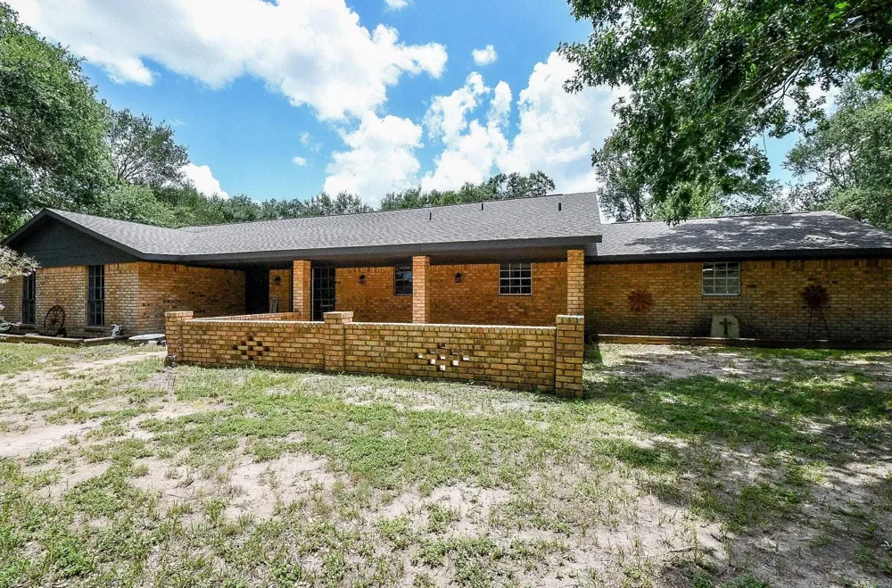 279 Lakeview 3 Road El Campo, TX 77437
