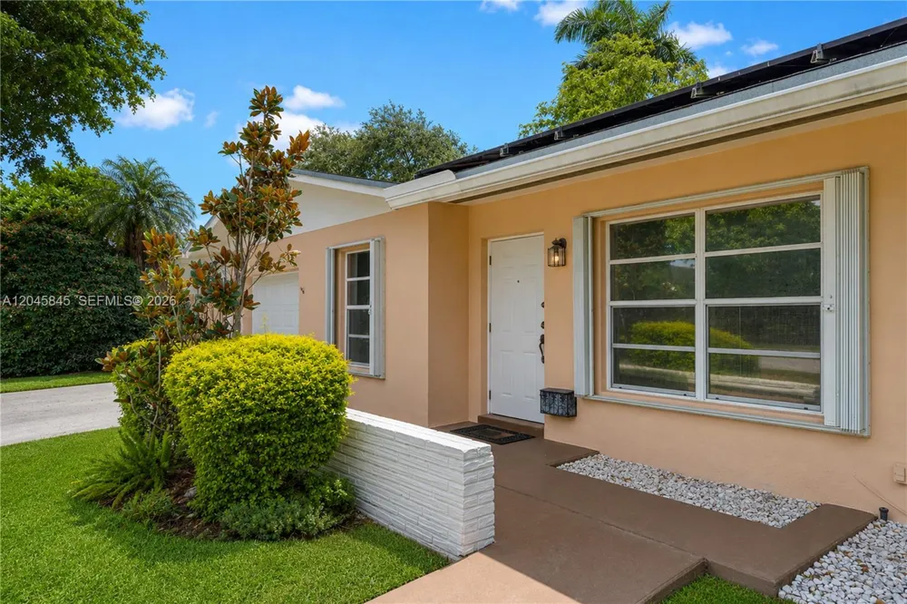 18103 SW 93rd Avenue Palmetto Bay, FL 33157