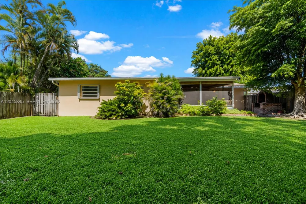 18103 SW 93rd Avenue Palmetto Bay, FL 33157