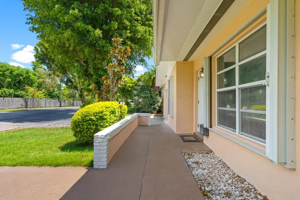 18103 SW 93rd Avenue Palmetto Bay, FL 33157