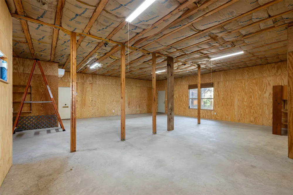 19627 Tyler Trail Jonestown, TX 78645
