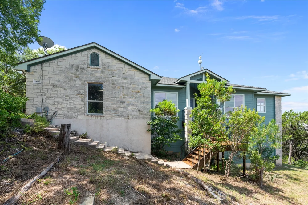 19627 Tyler Trail Jonestown, TX 78645