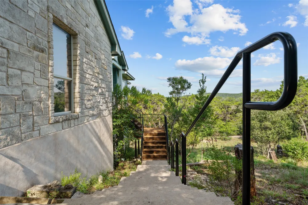 19627 Tyler Trail Jonestown, TX 78645