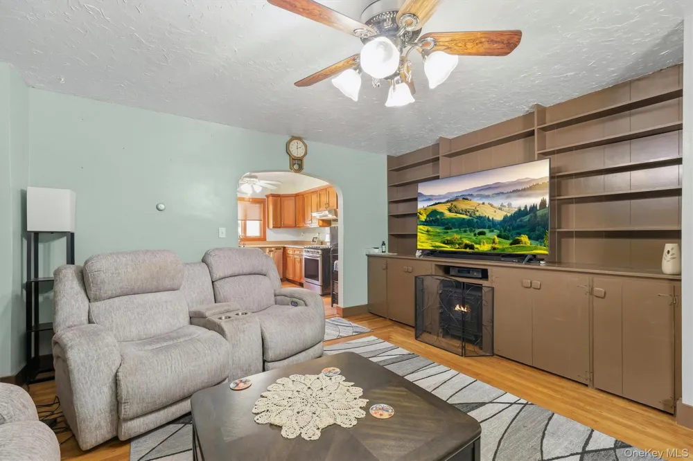 3589 State Route 52 Pine Bush, NY 12566