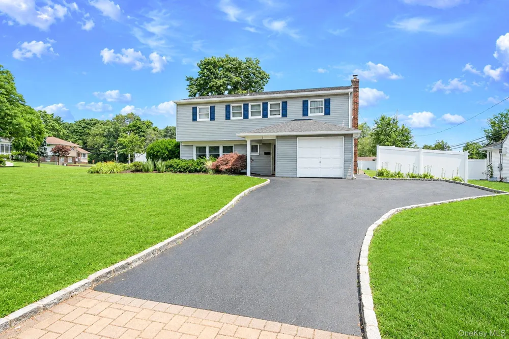 1 Blue Spruce Lane Commack, NY 11725