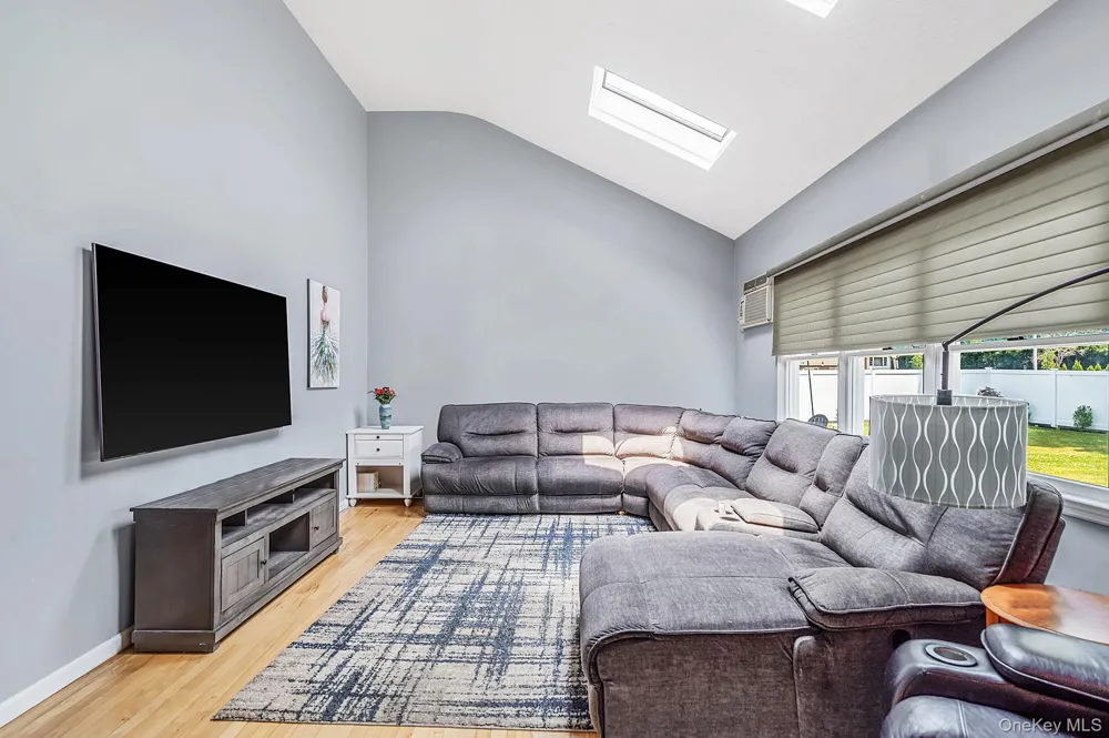 1 Blue Spruce Lane Commack, NY 11725