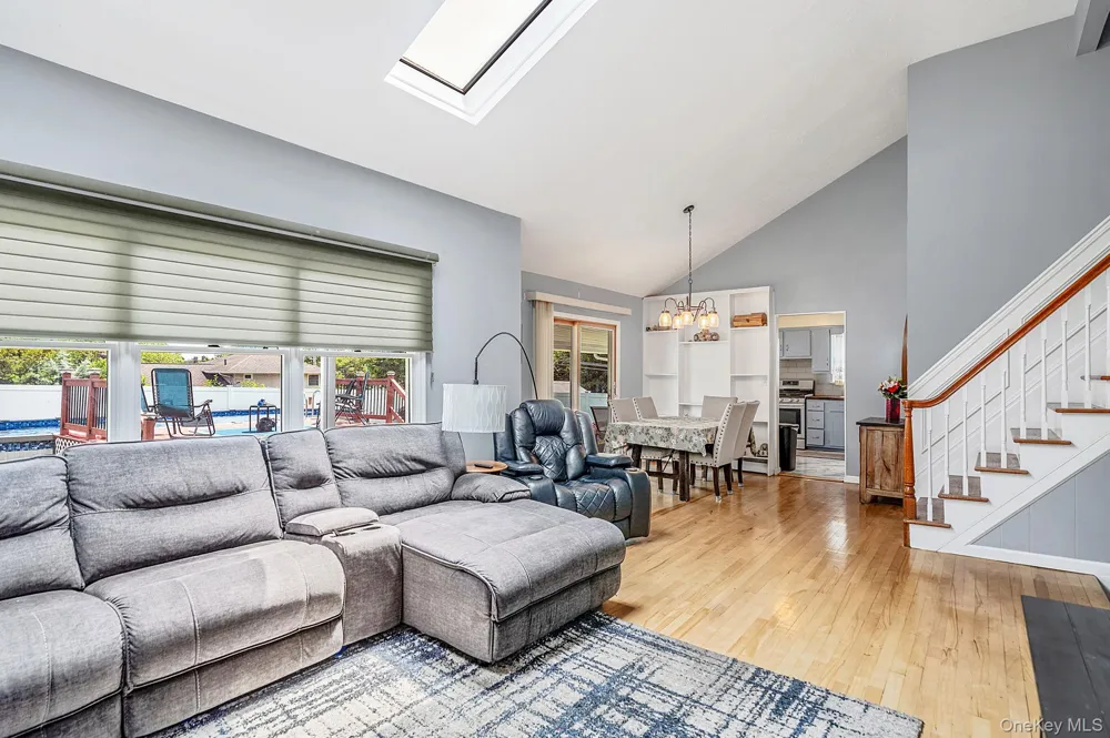 1 Blue Spruce Lane Commack, NY 11725