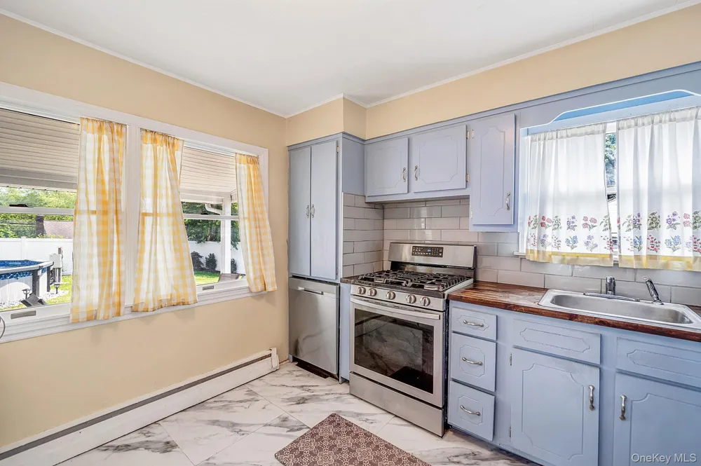 1 Blue Spruce Lane Commack, NY 11725