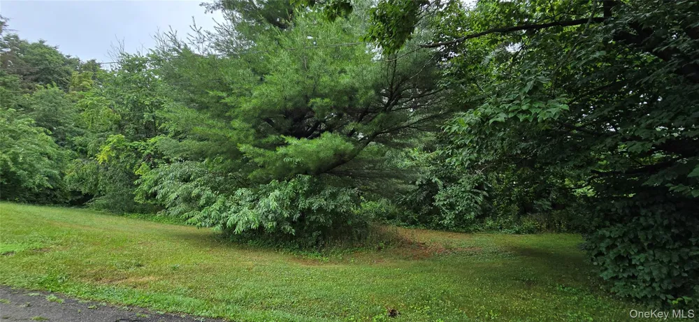 # Calvin Drive Marlboro, NY 12542